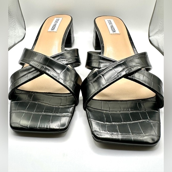 Steve Madden Gaia Sandal. Slip on low block heel. Size 9.5. Open toe NWOT - Picture 3 of 5